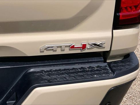 Used 2024 GMC Canyon AT4X AWD/4WD image 10