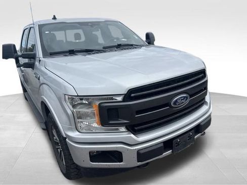Used 2019 Ford F150 XLT w/ Equipment Group 302A Luxury AWD/4WD image 4