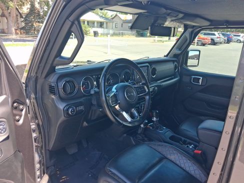 Used 2021 Jeep Gladiator Overland AWD/4WD image 10