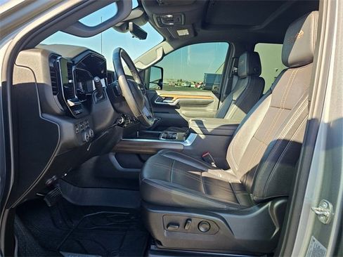 Used 2024 Chevrolet Silverado 3500 High Country w/ High Country Premium Package image 11