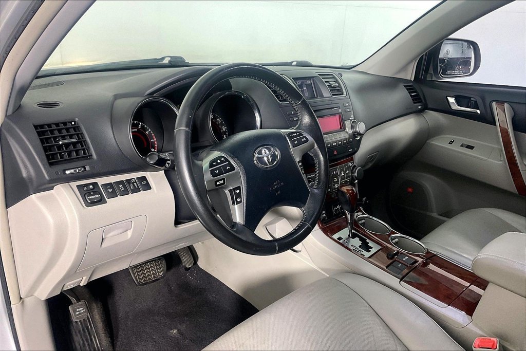 Used 2011 Toyota Highlander Limited FWD image 15