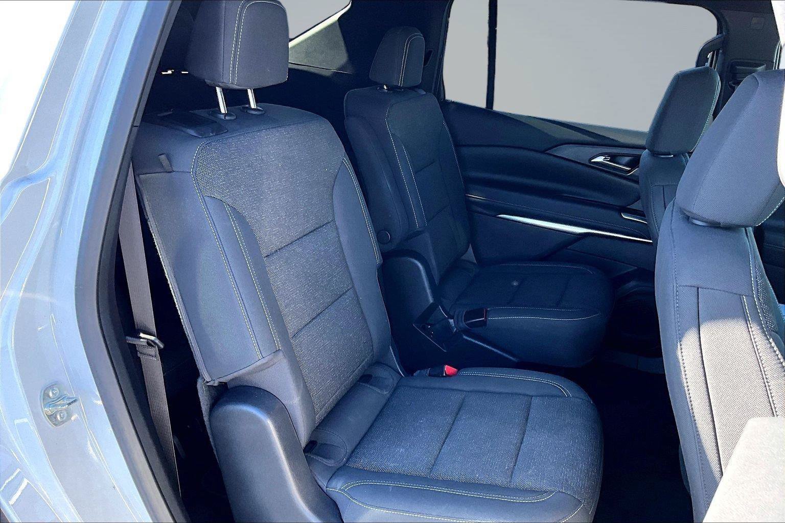 Used 2024 Chevrolet Traverse LT w/ Midnight/Sport Edition FWD image 28