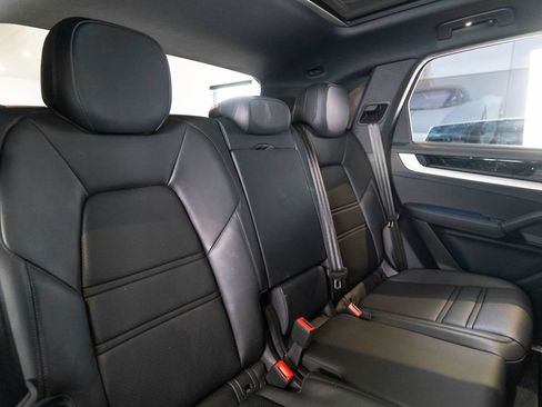 Certified 2025 Porsche Cayenne S AWD/4WD image 41