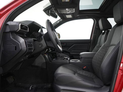 Used 2025 Toyota 4Runner TRD Off-Road Premium AWD/4WD image 24