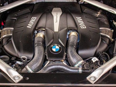 Used 2019 BMW X7 xDrive50i w/ Executive Package image 4