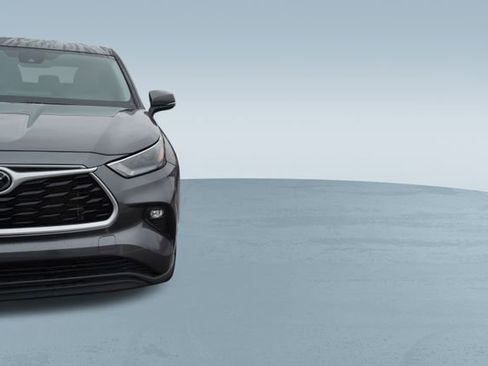 Used 2024 Toyota Highlander LE image 39