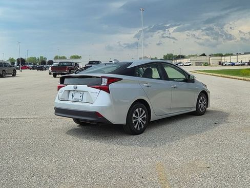 Used 2022 Toyota Prius LE AWD/4WD image 5