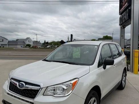 Used 2015 Subaru Forester 2.5i AWD/4WD image 2