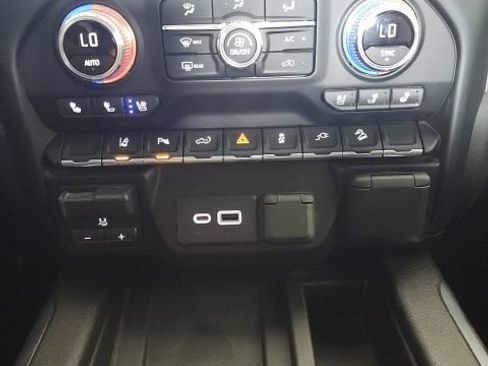 Used 2021 GMC Sierra 2500 Denali AWD/4WD image 24