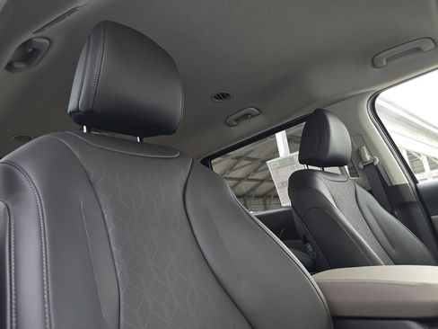 New 2026 Kia Carnival LXS image 16