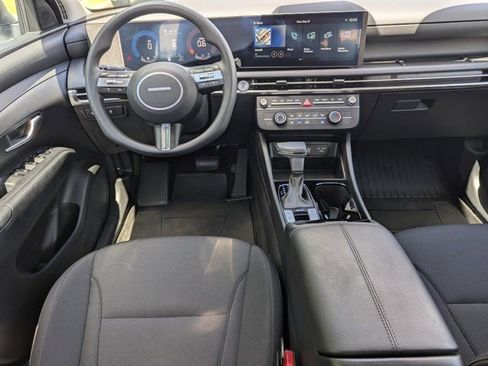 Used 2025 Hyundai Tucson SE image 19