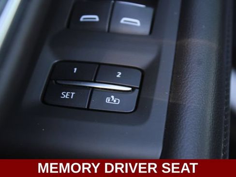 Used 2021 Chevrolet Suburban Premier AWD/4WD image 4