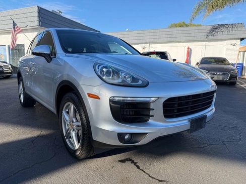 Used 2016 Porsche Cayenne S AWD/4WD image 9