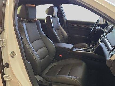 Used 2019 Honda Accord Sport image 12
