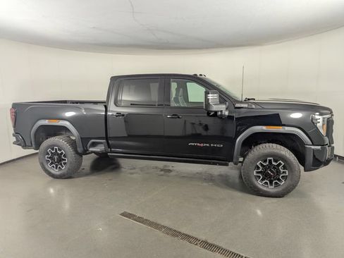 Used 2024 GMC Sierra 2500 AT4X AWD/4WD image 9