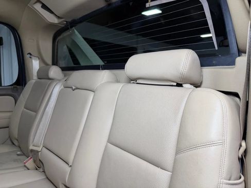 Used 2012 Chevrolet Avalanche LTZ RWD image 19