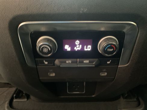 Used 2023 Chevrolet Tahoe LT w/ LT Signature Plus Package AWD/4WD image 18