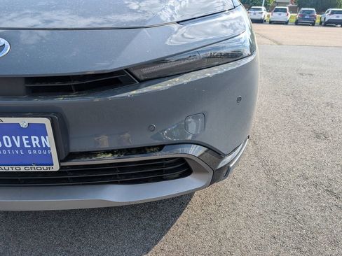 Used 2024 Toyota Prius XLE AWD/4WD image 11
