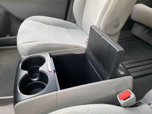 Used 2020 Toyota Sienna LE w/ LE Preferred Package image 62