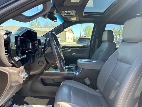 Used 2022 GMC Sierra 1500 SLT w/ SLT Premium Plus Package AWD/4WD image 5