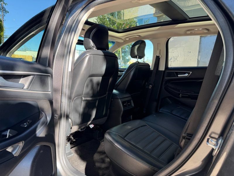 Used 2017 Ford Edge SEL w/ Equipment Group 201A AWD/4WD image 10