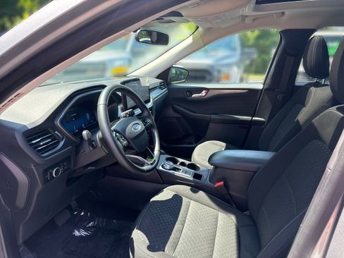 Used 2023 Ford Escape Active w/ Tech Pack #2 AWD/4WD image 11