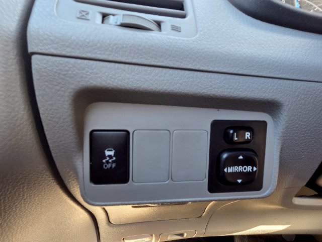 Used 2013 Toyota Corolla L FWD image 18