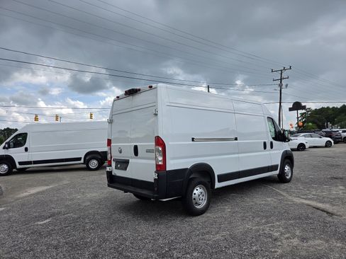 Used 2024 RAM ProMaster 2500 w/ Convenience Group FWD image 5