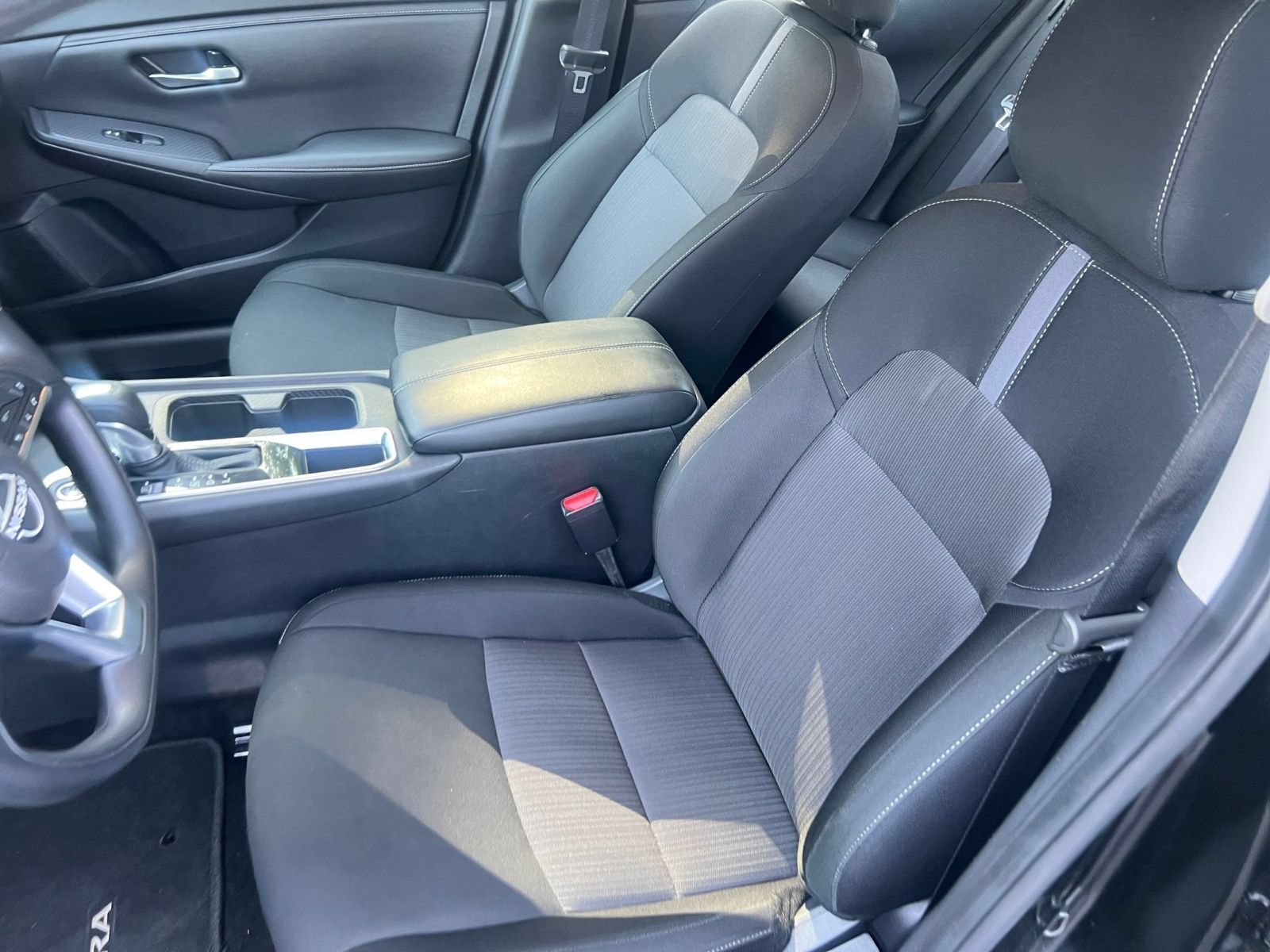 Used 2025 Nissan Sentra SV FWD image 30