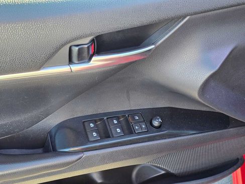 Used 2020 Toyota Camry SE FWD image 22