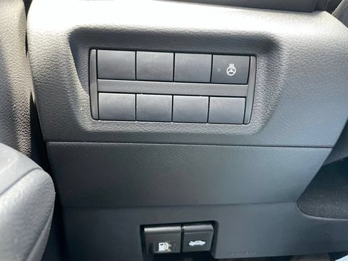 Used 2024 Nissan Kicks SR w/ SR Premium Package FWD image 38