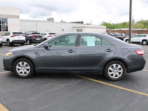 Used 2010 Toyota Camry LE FWD image 7
