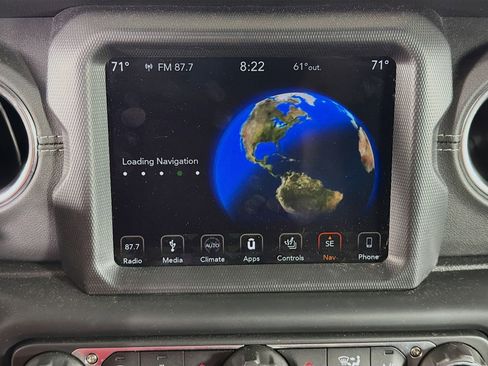 Used 2019 Jeep Wrangler Unlimited Sahara AWD/4WD image 17