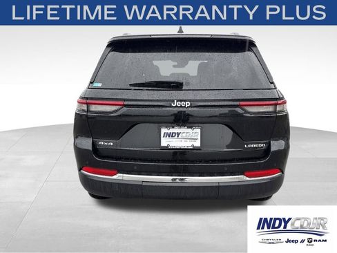 Used 2025 Jeep Grand Cherokee Laredo AWD/4WD image 5
