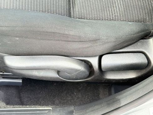Used 2013 MAZDA MAZDA3 i Touring w/ Preferred Equipment Pkg FWD image 14