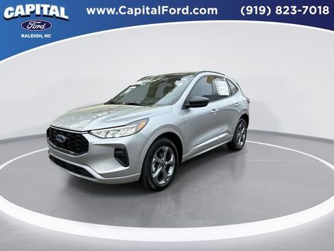 Certified 2023 Ford Escape ST-Line w/ Tech Pack #1 AWD/4WD image 4
