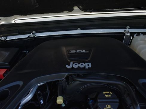 Used 2021 Jeep Gladiator Overland w/ Popular Equipment Package AWD/4WD image 34