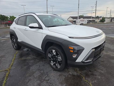 Used 2024 Hyundai Kona SEL AWD/4WD image 2