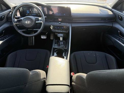 Certified 2025 Hyundai Elantra SEL FWD image 15