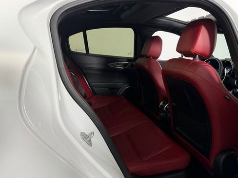 Used 2023 Alfa Romeo Giulia Veloce image 29