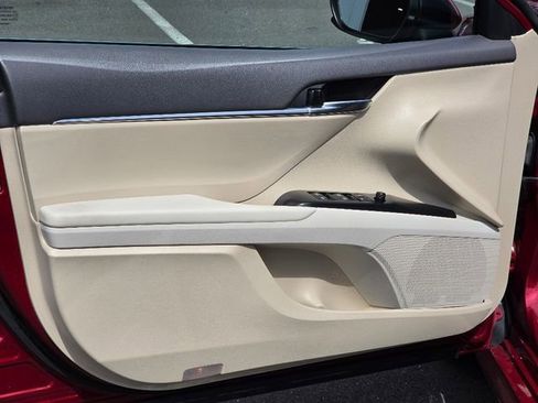 Used 2019 Toyota Camry LE image 19