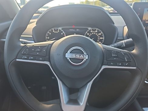 New 2025 Nissan Altima 2.5 SV image 15