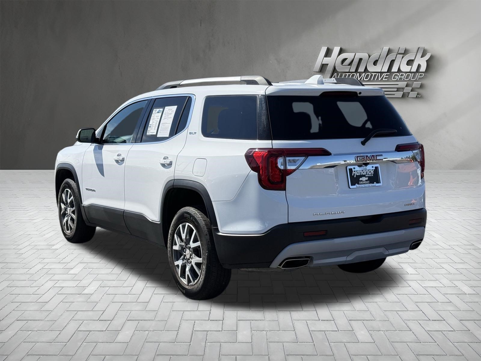 Used 2023 GMC Acadia SLT w/ Trailering Package AWD/4WD image 8