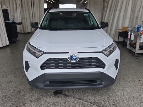 Used 2024 Toyota RAV4 LE AWD/4WD image 2