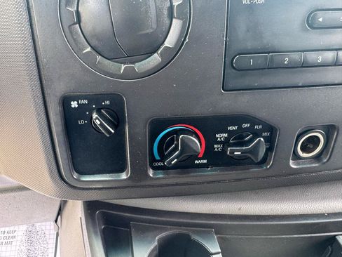 Used 2011 Ford E-250 and Econoline 250 w/ PWR Group RWD image 21