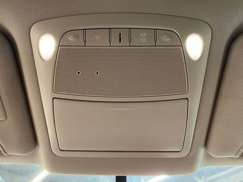 Used 2018 Nissan Rogue SV image 29