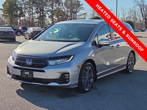 Used 2025 Honda Odyssey Touring image 2