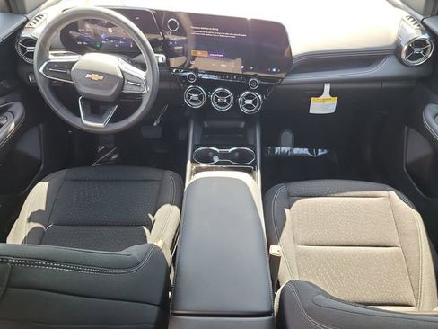 New 2025 Chevrolet Blazer EV LT image 15