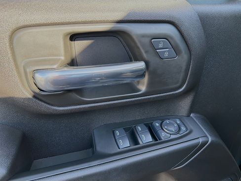 Used 2025 Chevrolet Silverado 2500 Custom w/ Custom Value Package image 22