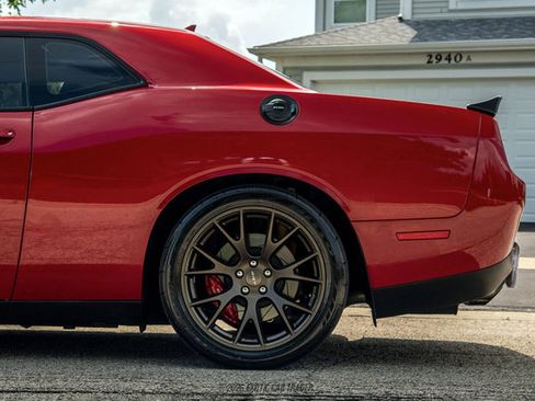 Used 2016 Dodge Challenger SRT Hellcat RWD image 5